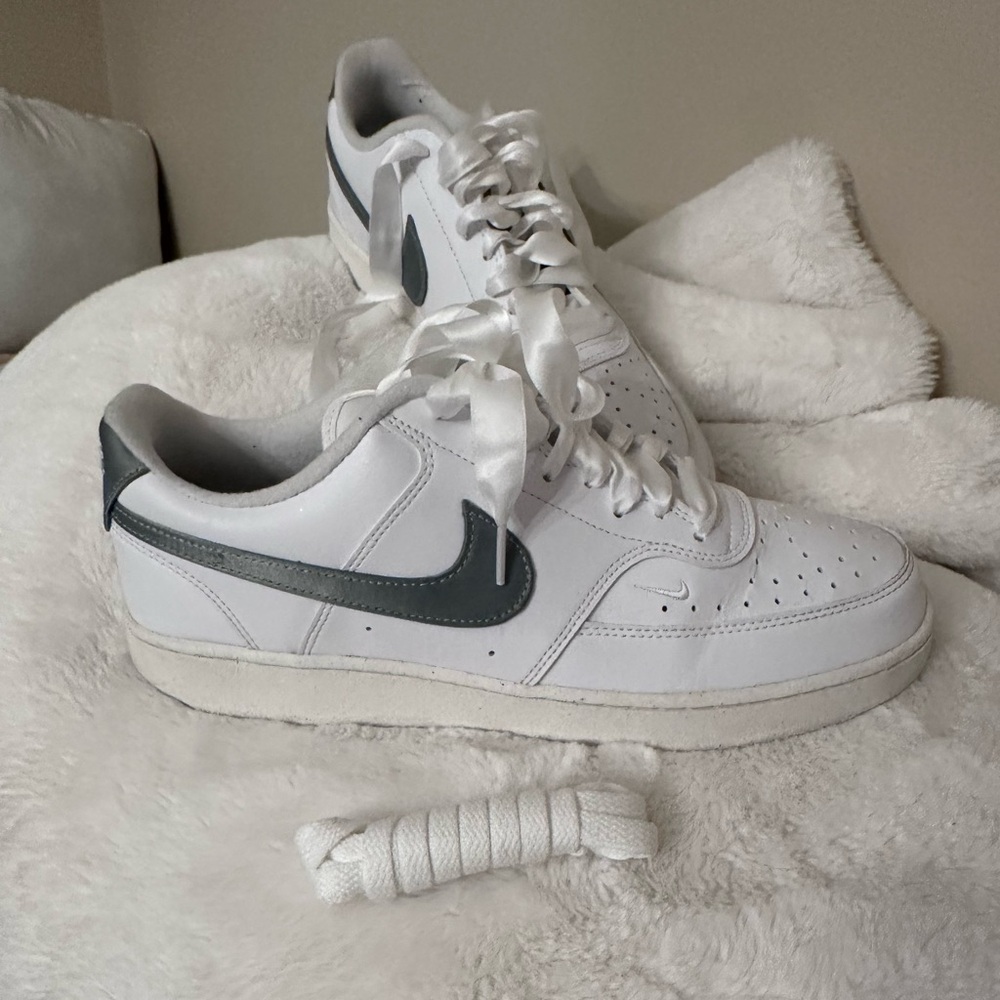 Nike White and Green Women’s Sneakers